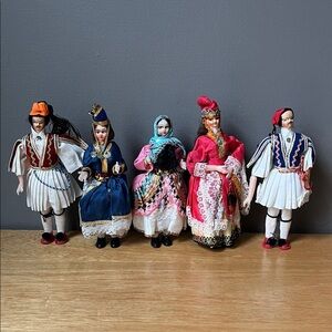 Set of 5 vintage mini dolls of the world